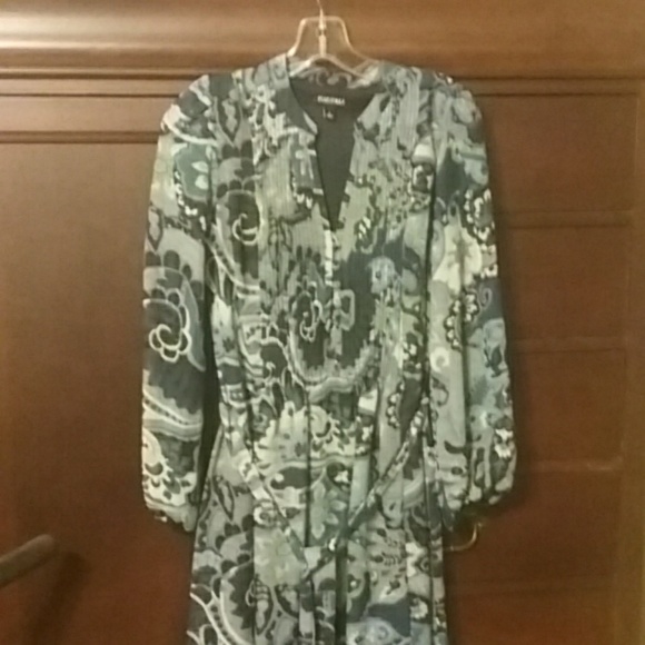 Roz and Ali dress. - Picture 1 of 4